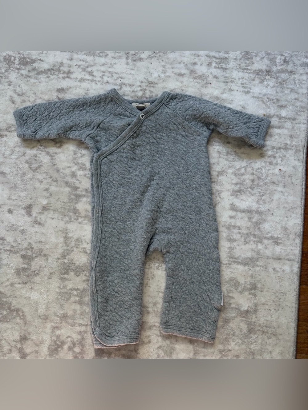Burts Bees Baby Gray Outfit- Size Premie, but fits newborn. Runs really big